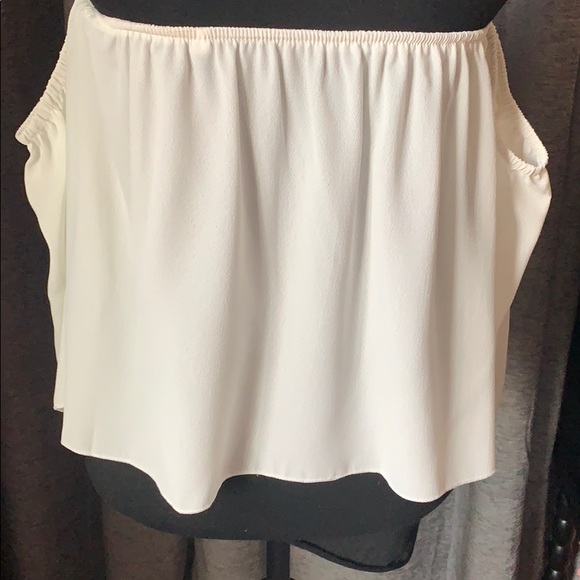 Off the shoulder white top - Picture 3 of 4